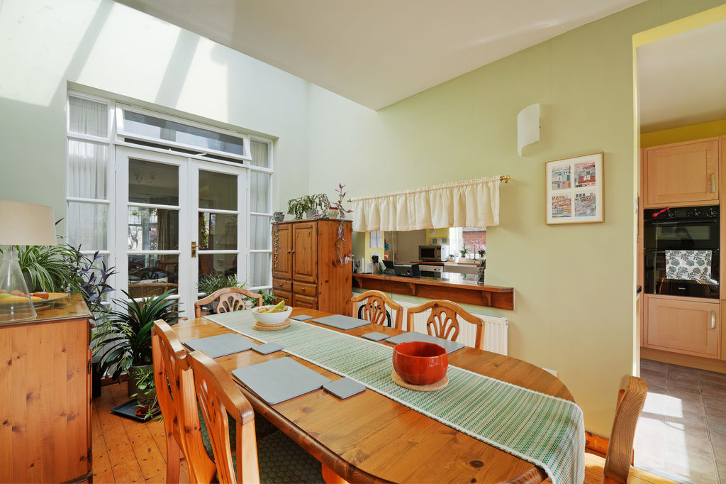 Cairns Road Crosspool